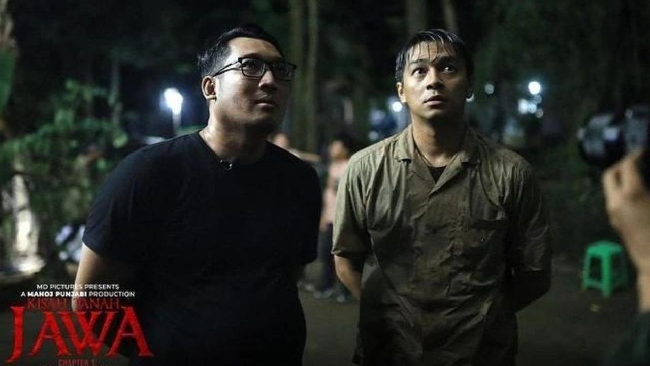 Dia menggunakan kemampuan ini untuk membantu Sari, seorang siswi SMA yang diculik secara misterius oleh Pocong Gundul.