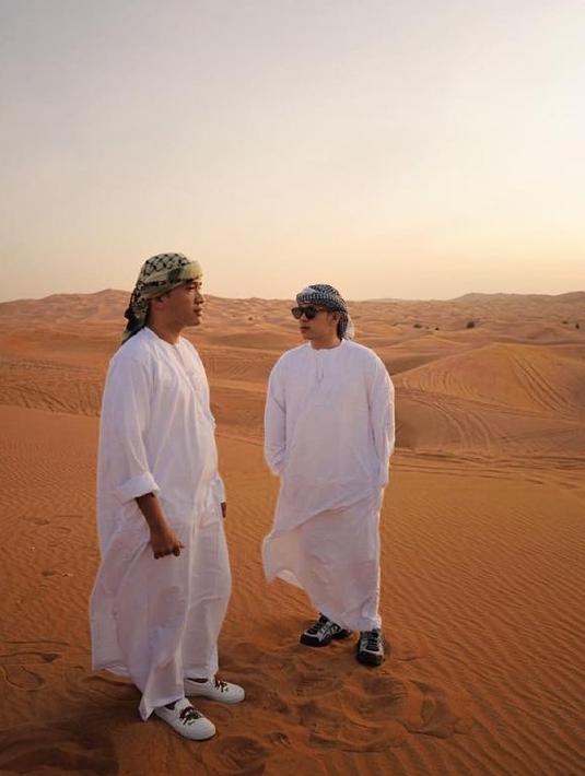 Spekulasi mengenai Jordi Onsu Mualaf semakin ramai dibahas di infotainment dan media sosial. Meski begitu, hingga kini Jordi belum memberikan konfirmasi terkait perubahan keyakinannya. (Liputan6.com/IG/@jordionsu)