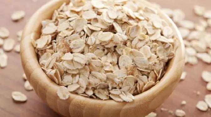 Rasakan khasiat perawatan kulit dengan biji gandum yang dapat membuat kulit wajah bebas noda membandel. (foto: boldsky.com)
