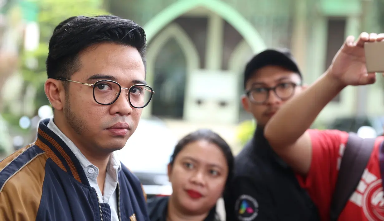 Roby Geisha dan Cinta Ratu Nansya