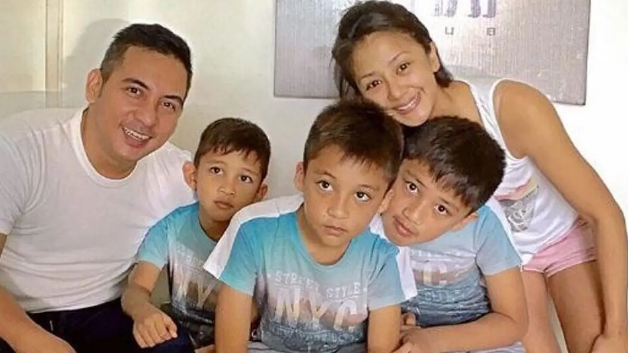 [Bintang] Frans Mohede dan Amara Lingua