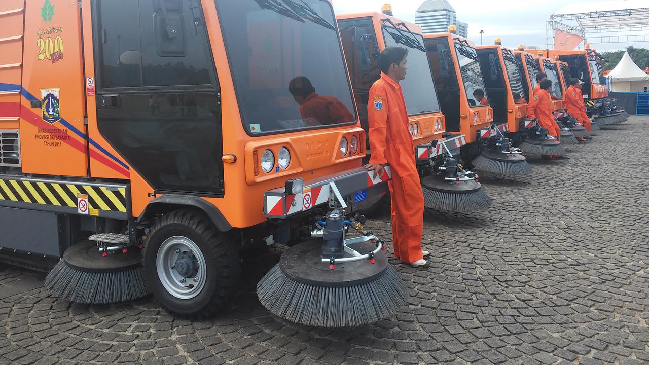 Jelang Tahun Baru 2015, Jakarta Punya 21 Mobil Sapu Otomatis