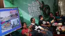 Managing Director The Nusa Dua I Gusti Ngurah Ardita, Asdep Pengembangan Pemasaran I Regional III Kemenpar M. Ricky Fauziyani, CEO Pregina Art Showbiz Gusti Mantra dan vokalis GBS Gugun memberi keterangan pers "Road to Bali Blues Festival 2019", Jakarta, Rabu (10/7/2019). (Liputan6.com/Johan Tallo)