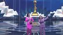 Momen ketika Kiky Saputri roasting Putri Isnari di Indonesian Dangdut Awards 2022 namun berujung diamuk oleh fans Lesti Kejora dan Rizky Billar. (Foto: YouTube/Indosiar)