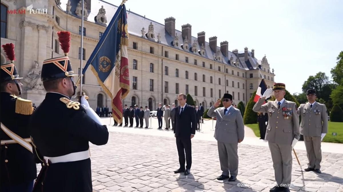 Prabowo Disambut PM Prancis di Les Invalides, Awali Kunjungan Kenegaraan