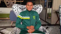 Mokhamad Syaifuddin, bek Persebaya. (Bola.com/Aditya Wany)