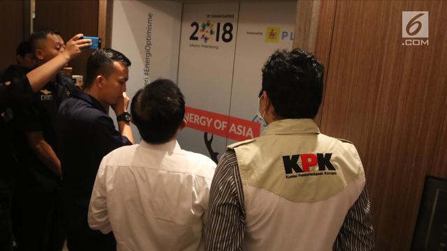 Bawa Tiga Koper, Petugas KPK Geledah Kantor PLN