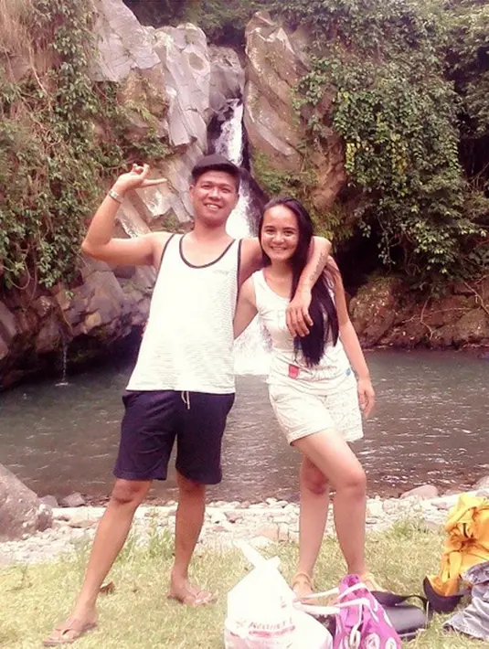 "Aku mau klarifikasi tentang KDRT yang Andika lakuin sama aku. Jadi aku bisa ketemu sama dia itu, awalnya dia ngancem-ngancem aku di SMS. Terus dia ngebaikin aku. Dia nyuruh sopirnya jemput aku ke rumah. Terus ke rumah mamanya," papar Icha alias Caca. 