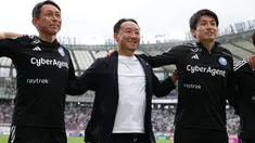 Klub promosi J1 League musim ini, Machida Zelvia beruntung memiliki sosok pelatih seperti Go Kuroda. Pelatih berusia 53 tahun itu sukses membawa Machida Zelvia langsung promosi ke J1 League 2024 dengan status juara J2 League 2023 pada musim pertamanya. Lantas seperti apa latar belakang Go Kuroda hingga mampu tampil perkasa bersama Machida Zelvia? Simak uraiannya berikut ini. (J.LEAGUE)