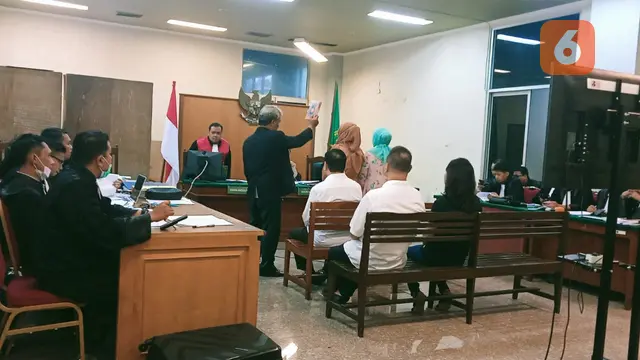 Sidang lanjutan kasus suap oknum pegawai BPK Sulsel (Liputan6.com/Eka Hakim)