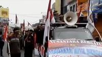 Berbagai aksi menjaga persatuan Indonesia digelar TNI dan Polri di berbagai Tanah Air. 