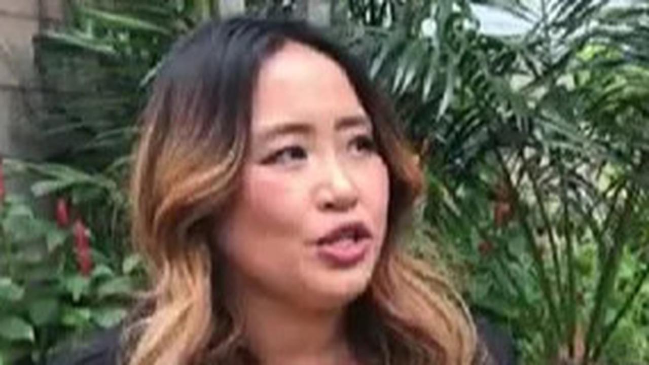 Pinkan Mambo Jual Donat Rp200 Ribu, Penampakannya Tuai Kritik - Ngaku Baru Dijual Untuk yang Maksa Beli