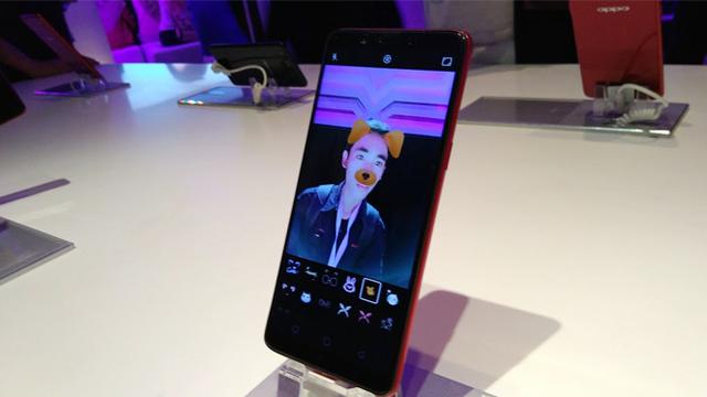 Oppo F7 Youth. Liputan6.com/Tommy Kurnia