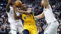 Aksi Donovan Mitchell saat Jazz kalahkan Celtics (AP)