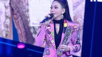 Maia Estianty Wakili Al Ghazali Terima Piala di Infotainment Awards 2025