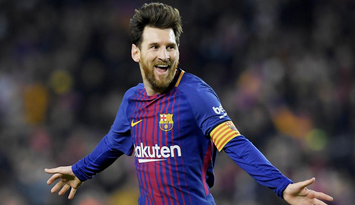 1. Lionel Messi (Barcelona) - Pemain asal Argentina ini masih menyandang status raja Gol di La Liga. La Pulga unggul jauh dari pesaingnya dengan torehan 445 gol dari 489 pertandingan Liga Spanyol. (AFP/Lluis Gene)