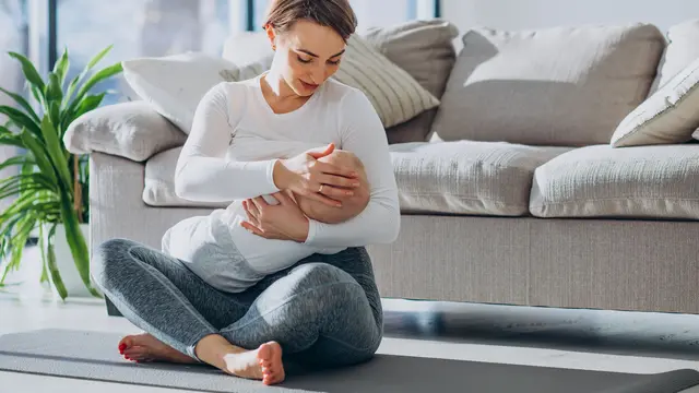 Pentingnya early breastfeeding initiation untuk bayi dan ibu