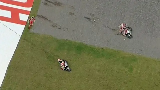 Dua pebalap Ducati, Andrea Dovizioso dan Andrea Iannone