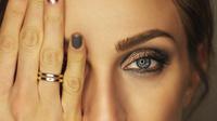 Ilustrasi eye palette yang digunakan sesuai dengan warna mata. (Foto: Unsplash/Apostolos Vamvouras)