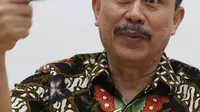 Ketua Komnas HAM, Ahmad Taufan Damanik (kedua kiri) menyampaikan keterangan terkait pelaksanaan Pemilu 2019 di Jakarta, Kamis (18/4). Secara serentak, Komnas HAM menurunkan Tim Pemantauan Pileg dan Pilpres 2019 di 12 daerah. (Liputan6.com/Helmi Fithriansyah)