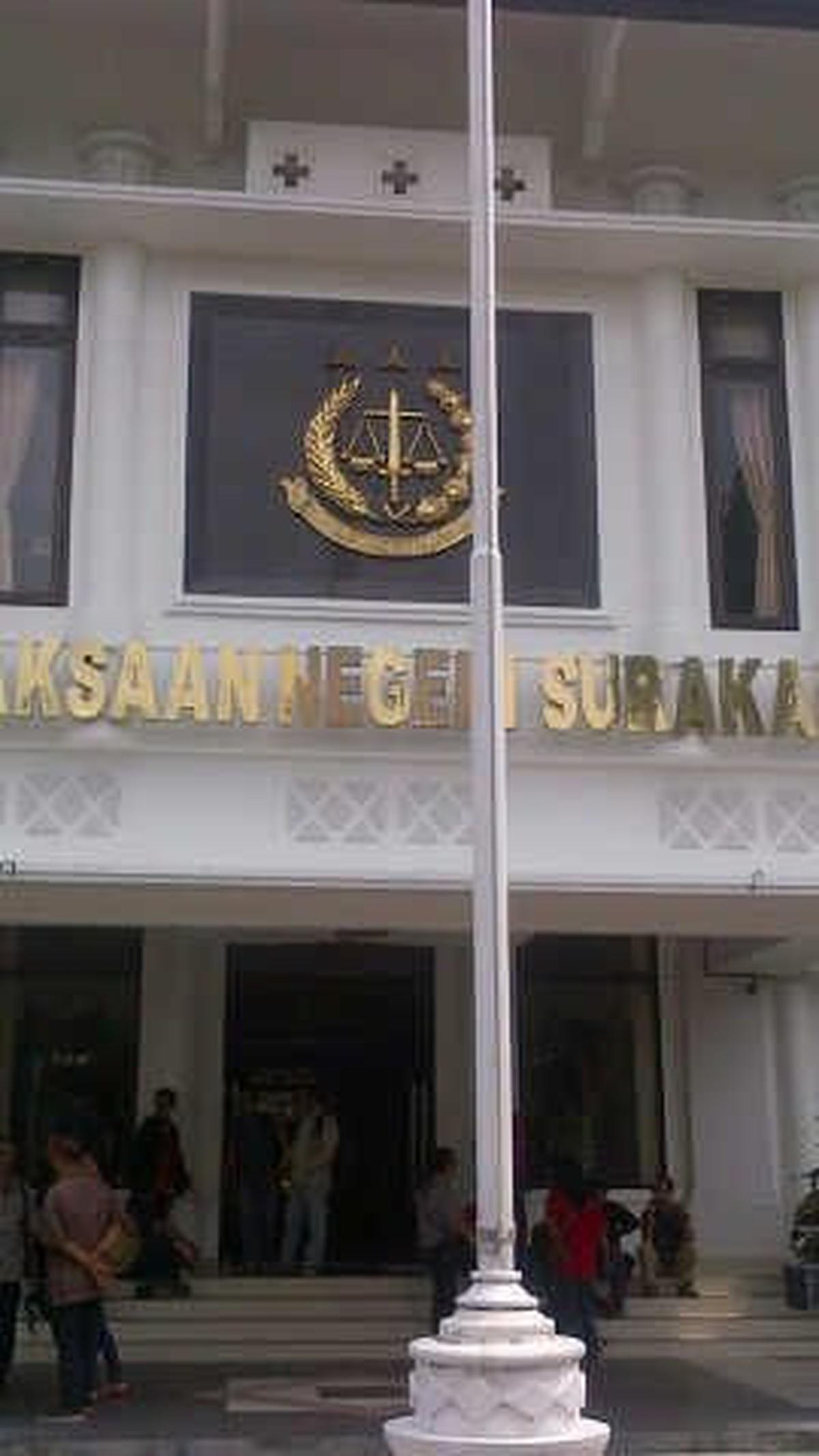 Pemeriksaan Rektor UNS Prof Jamal Wiwoho di dilakukan kantor Kejaksaan Negeri Solo, Kamis (31/8).