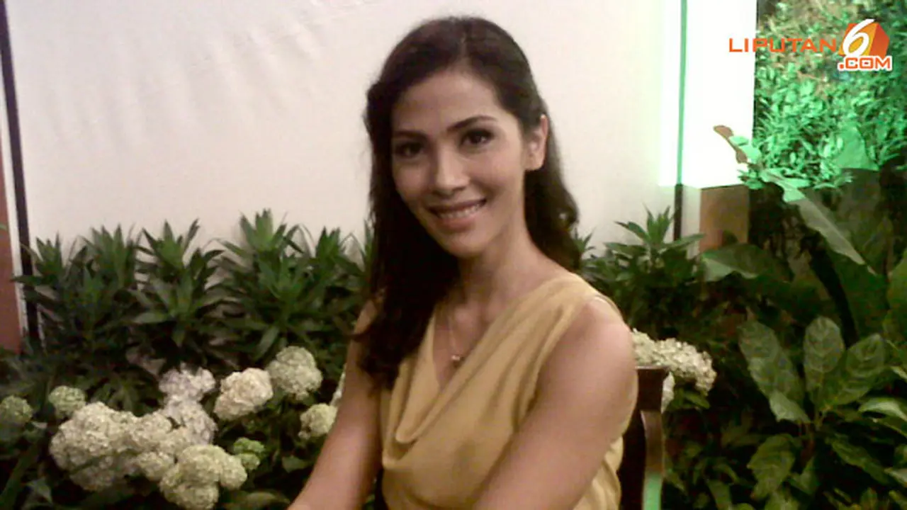nadya-mulya-130906b.jpg
