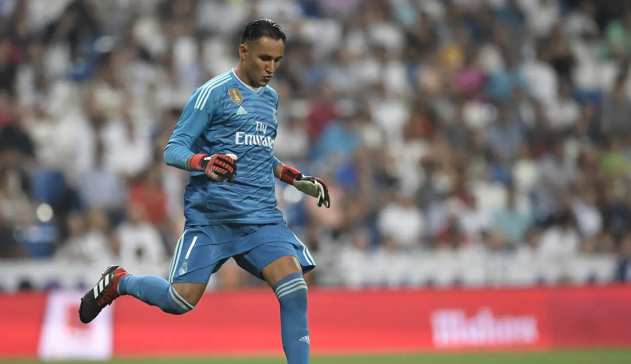 4. Keylor Navas - Kiper Costa Rika yang sudah mencicipi banyak gelar bergengsi bersama Real Madrid. Namun posisinya terseger saat Courtois didatangkan awal musim ini. (AFP/Gabriel Bouys)