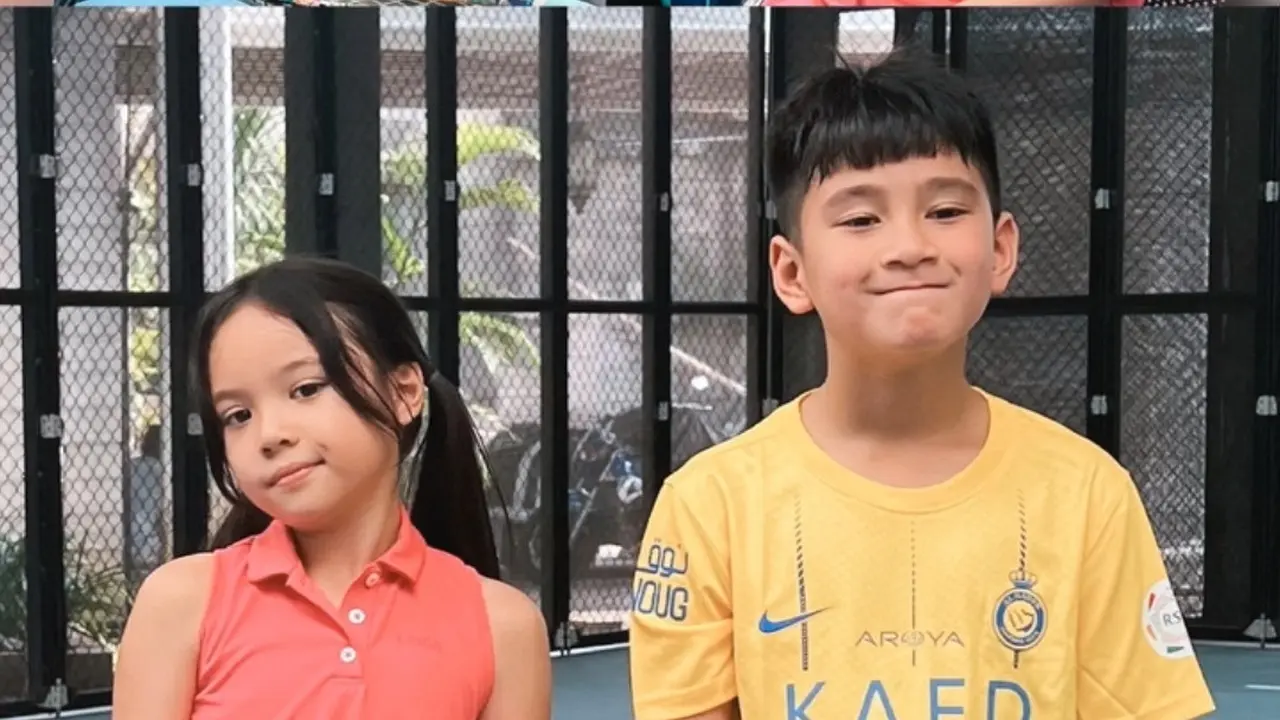Gempi dan Rafathar Main Tenis
