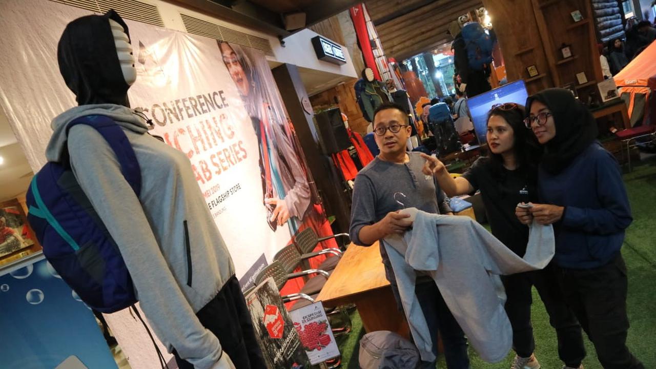 Eiger Luncurkan Koleksi Hijab Berteknologi Anti-bau dan Cegah Masuk Angin