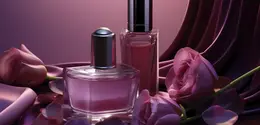 Ternyata tidak hanya sebagai pelengkap penampilan saja, aroma parfum juga bisa dijadikan sebagai bentuk "terapi" untuk membantumu lebih rileks lho. [Dok/freepik.com]