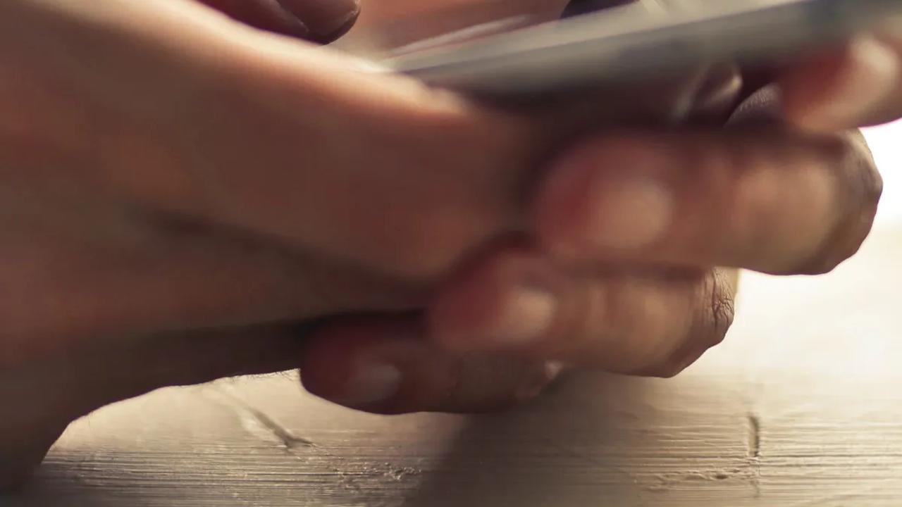 OJK Ungkap Bahayanya Pinjol, Ini Tips Agar Tak Terjerat Utang