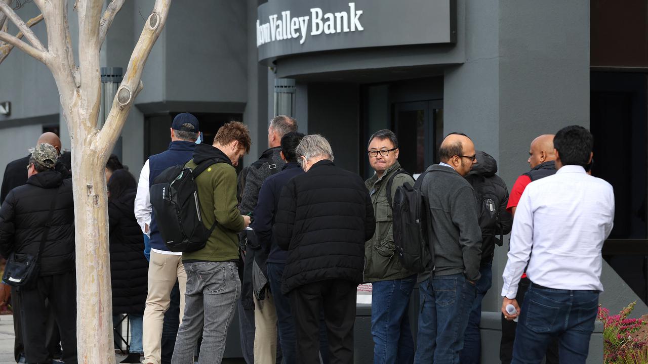 Nasabah Ramai-ramai Tarik Dana Usai Silicon Valley Bank Bangkrut