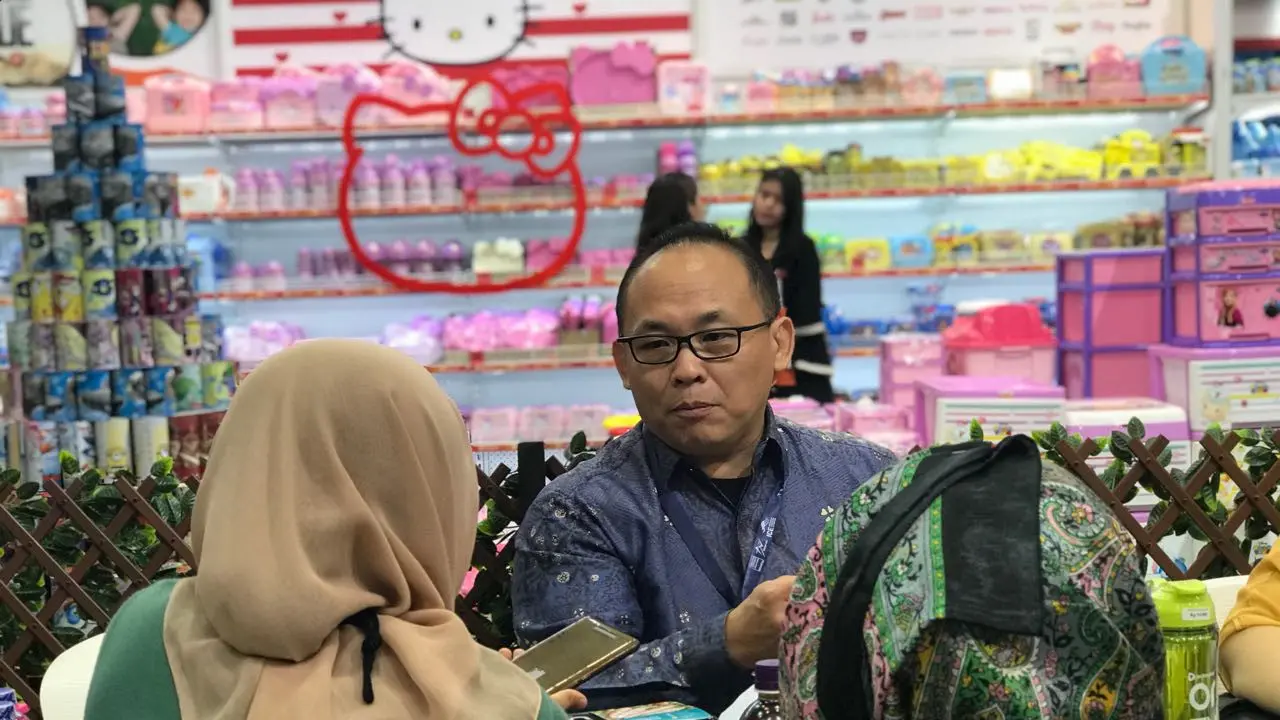 Peralatan Rumah Tangga Berbahan Plastik