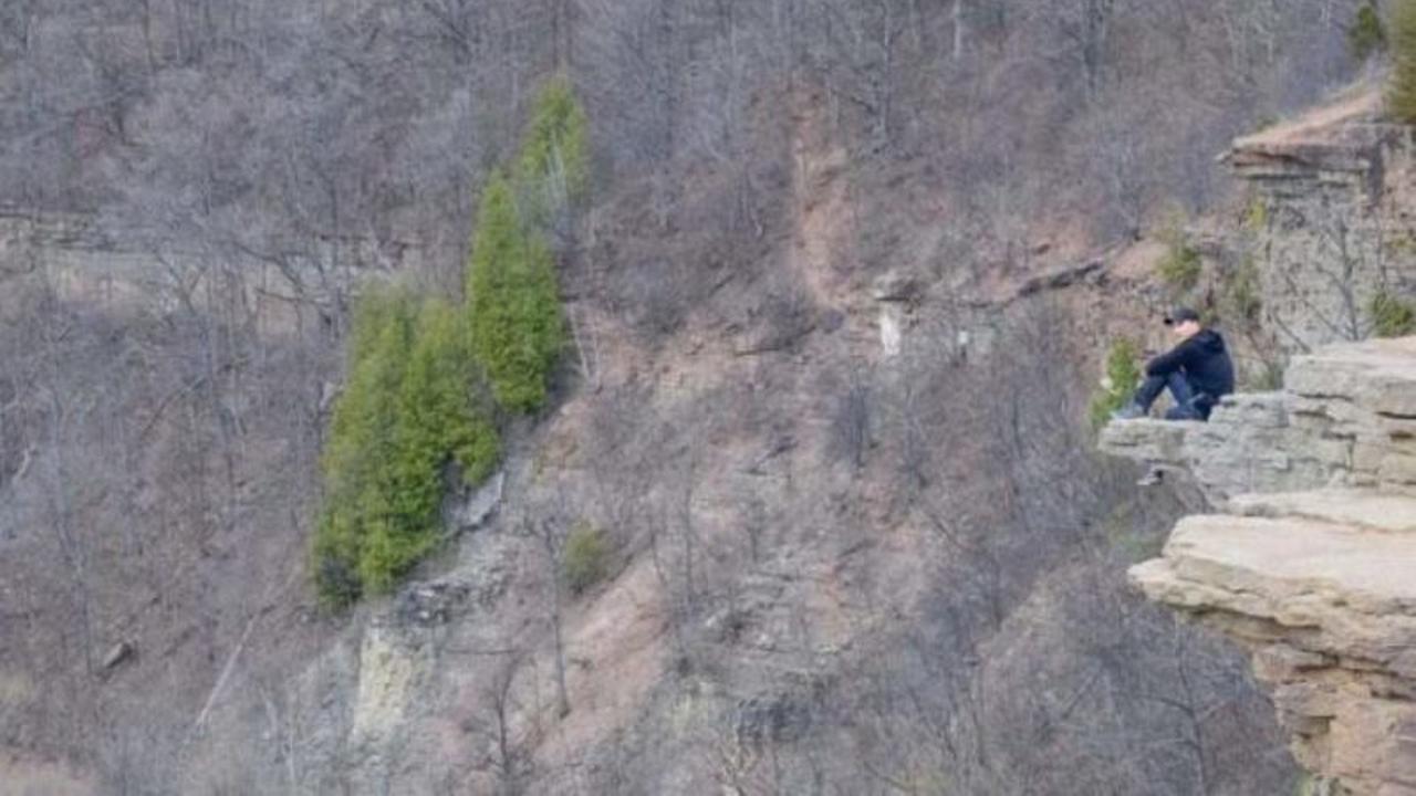 Penampakan Sosok Mengerikan di Alam Terbuka, Hantu?