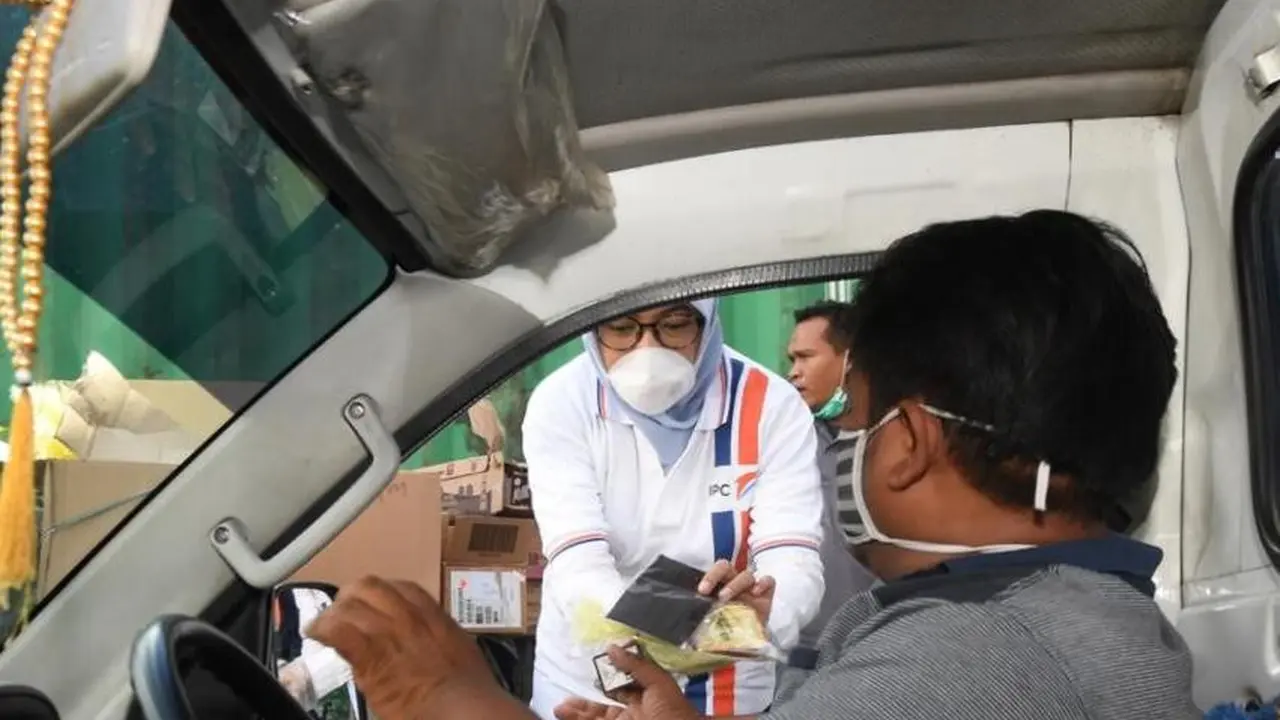 Pembagian masker