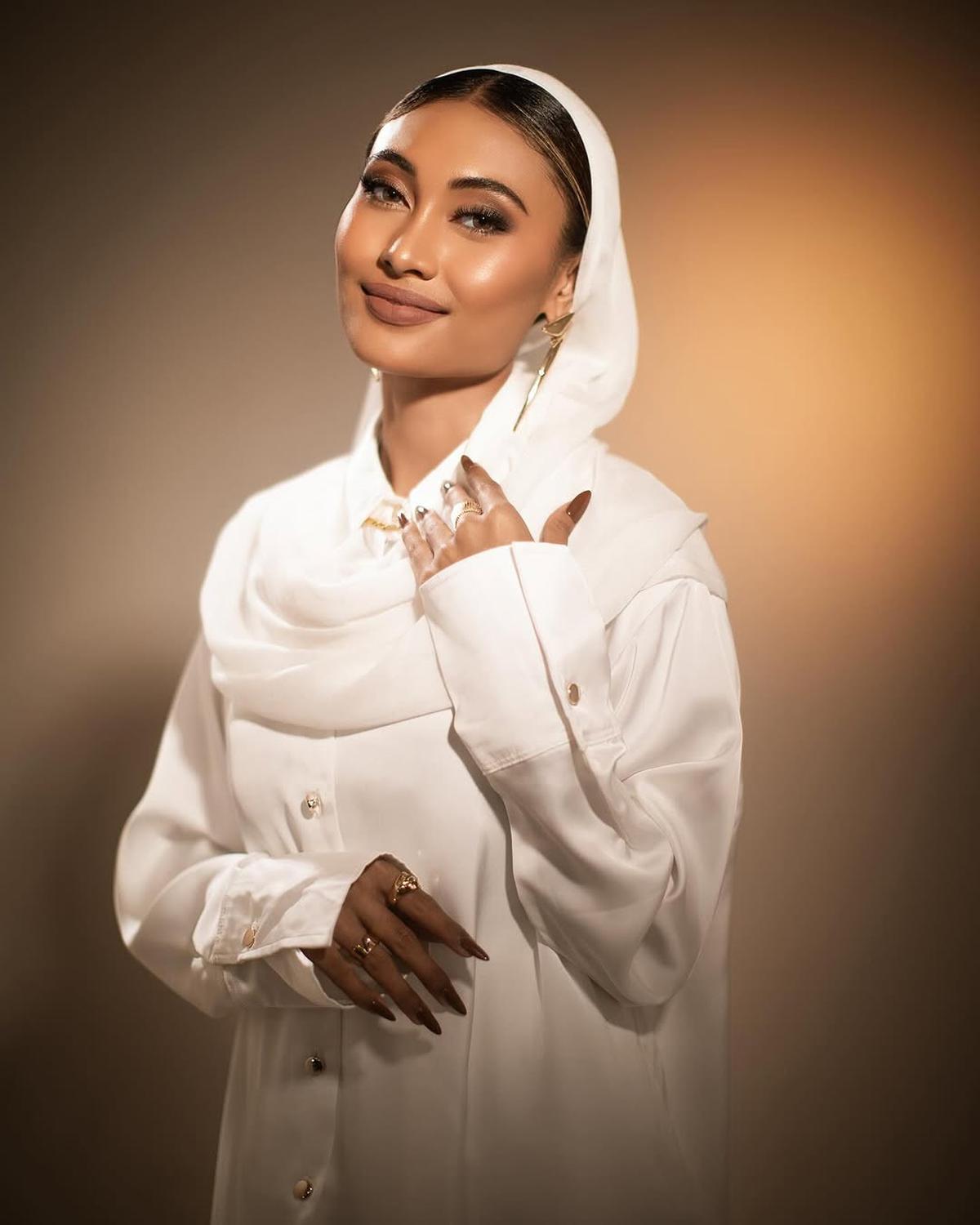 Potret Cantik Novia Bachmid dalam Lagu Terbaru 'KepadaNya', Banjir Pujian Warganet