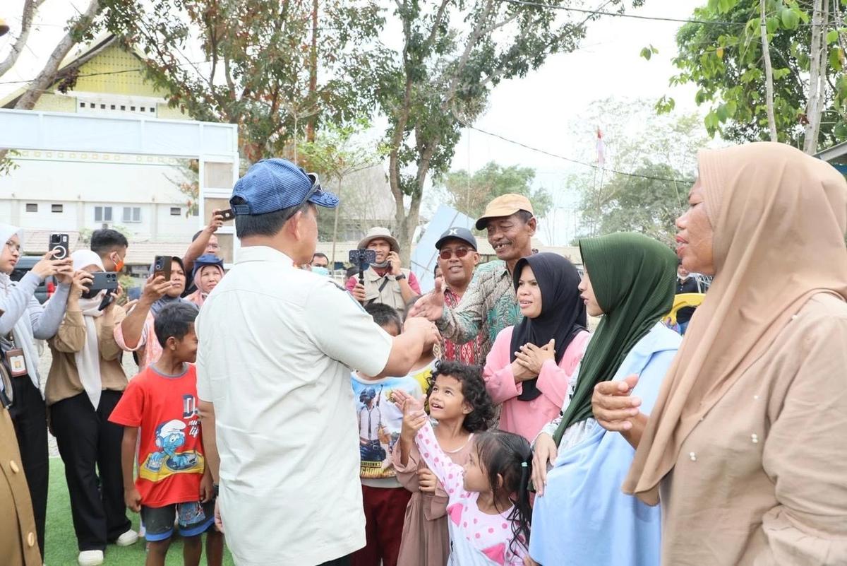 Kasatgas Tito Karnavian meninjau huntara yang berlokasi di belakang DPRK Aceh Tamiang