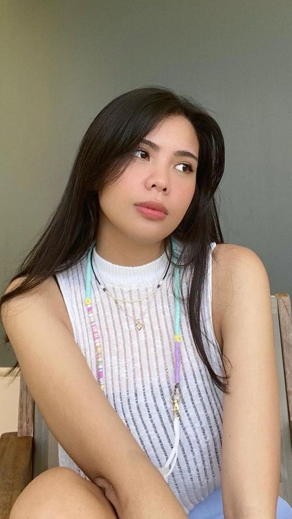 Tak main-main, ternyata karya Rachel sendiri sempat meraih prestasi yang cukup membanggakan, yakni bisa berkolaborasi dengan salah satu artis K-Pop, Jae 'DAY6'.