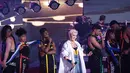Bukan konser tunggal, namun beberapa waktu lalu Agnez Mo menyuguhkan penampilan yang luar biasa di acara peluncuran Vivo. Saat itu pertama kalinya ia membawakan 4 single terbaru dan salah satunya adalah As Long I Get Paid. (Deki Prayoga/Bintang.com)