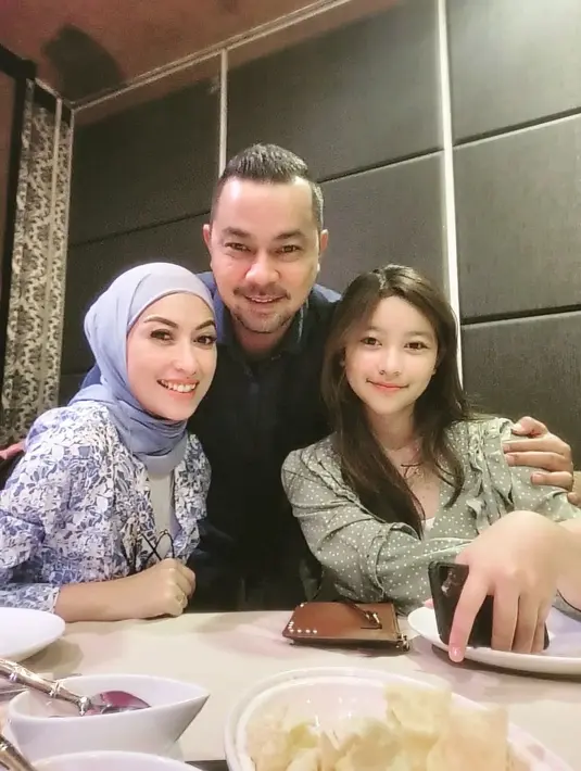 <p>Annisa Trihapsari dan Adjie Pangestu (Instagram/hapsarianissa29)</p>