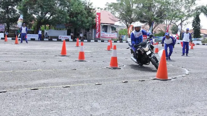 AHM Gelar Kompetisi Safety Riding ke-9