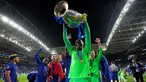 Liga Arab Saudi terus menjadi magnet bagi para pemain yang berkompetisi liga Eropa, termasuk para pemain yang pernah mencicipi kompetisi tertinggi antar-klub Eropa, yaitu Liga Champions. Seperti 6 kiper berikut yang pernah berlaga di Liga Champions yang akhirnya berlabuh di Liga Arab Saudi. Siapa saja? Ini dia daftar lengkapnya. (AFP/Pool/Manu Fernandez)