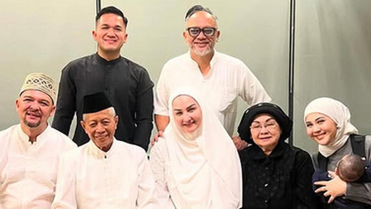 Kisah Mona Ratuliu Bertemu Guru Ngaji Waktu Kecil, Sosok Terpercaya Bagi Sang Ayah saat Jadi Mualaf