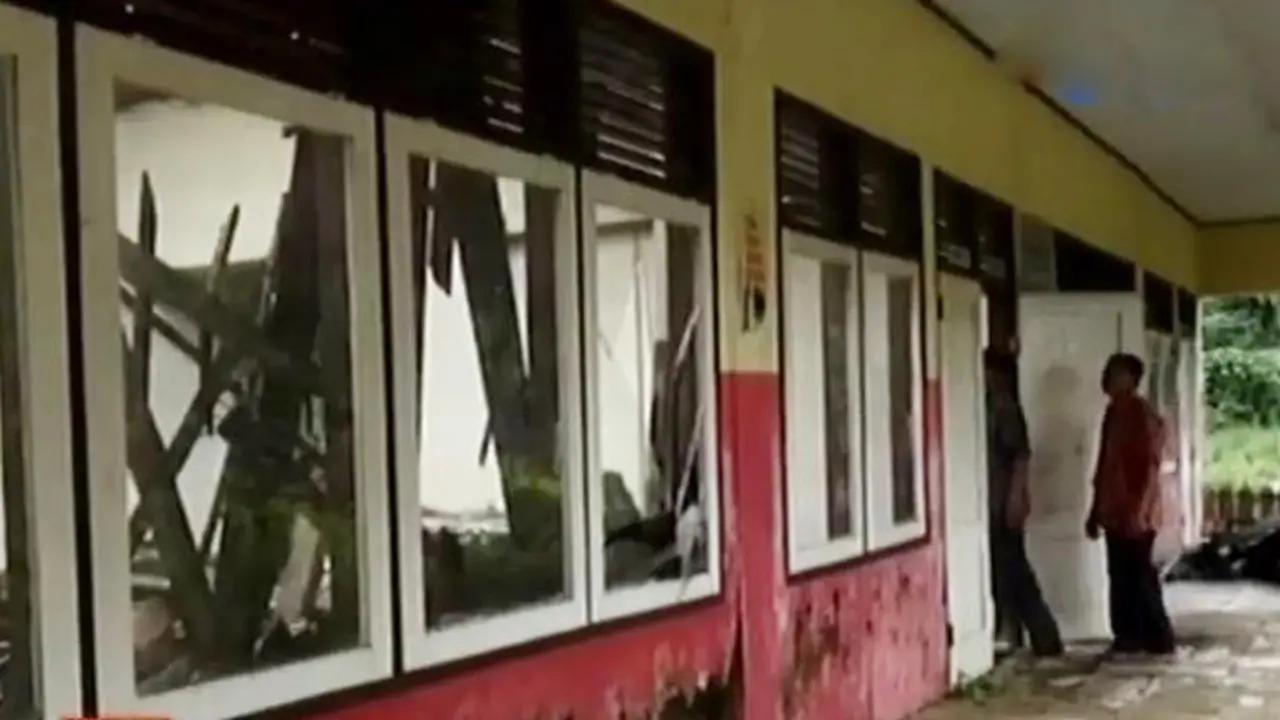 Sekolah Ambruk 