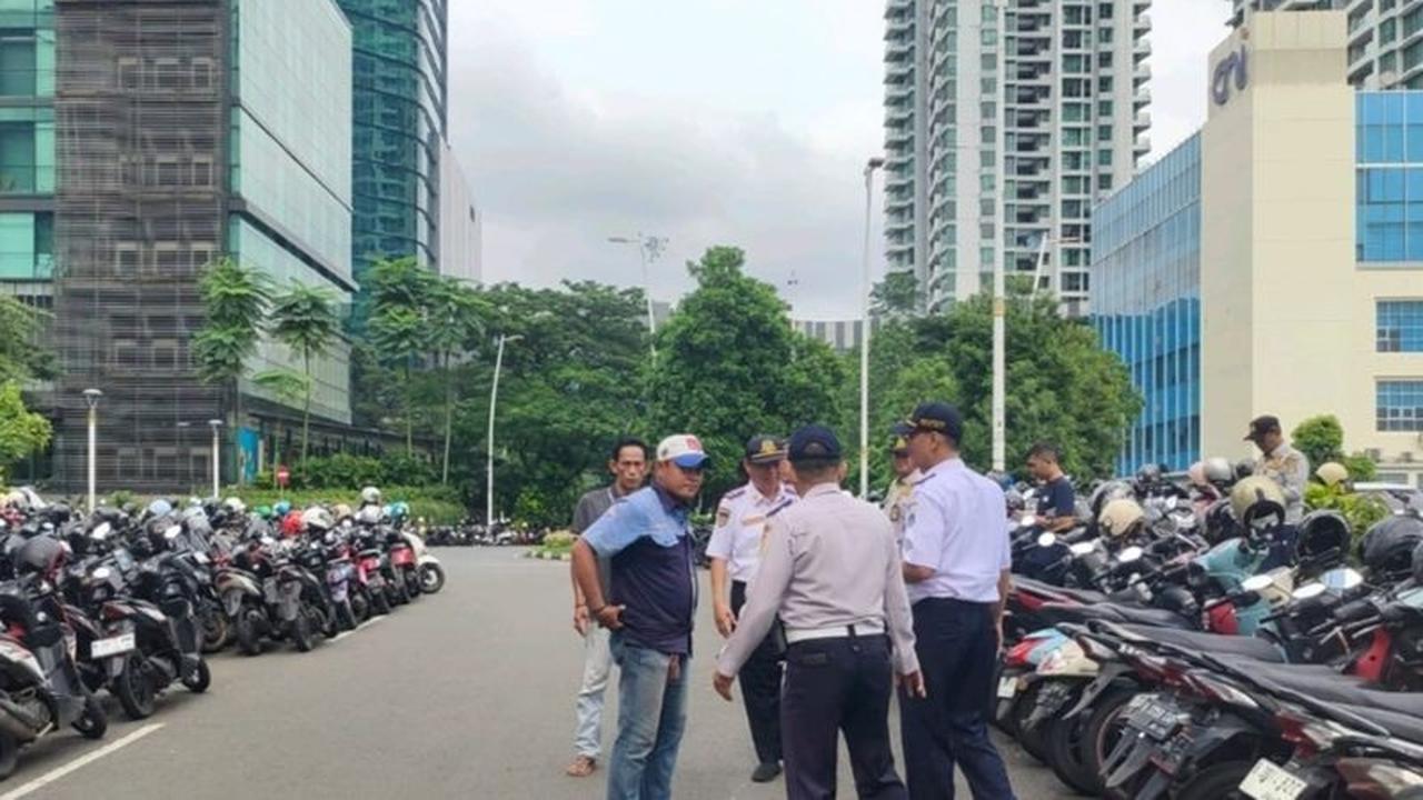 Sudinhub Jakbar Tegur Keras Jukir Patok Tarif Tinggi Berdalih THR di Kembangan