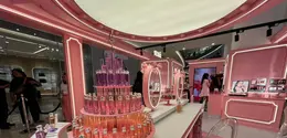 Untuk pertama kalinya, The House of Dior hadirkan exclusive Dior Addict pop-up di Senayan City. Yuk kita simak keseruannya. / Foto dok: Fimela.com.