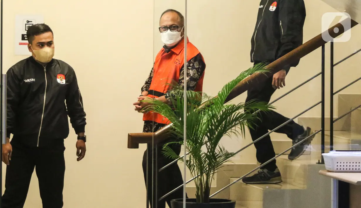 Kasdi Subagyono disangkakan melanggar Pasal 12 huruf e, Pasal 12 B UU Tipikor juncto Pasal 55 ayat 1 ke-1 KUHP. (Liputan6.com/Angga Yuniar)