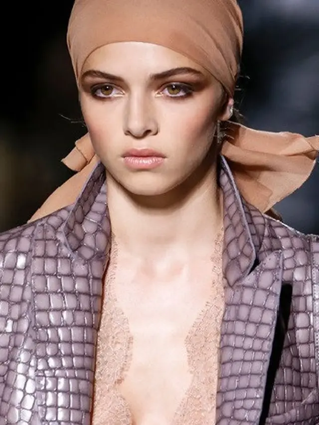 New York Fashion Week Spring 2019, Tom Ford Hadirkan Nuansa Eksotis Bermotif Kulit Buaya