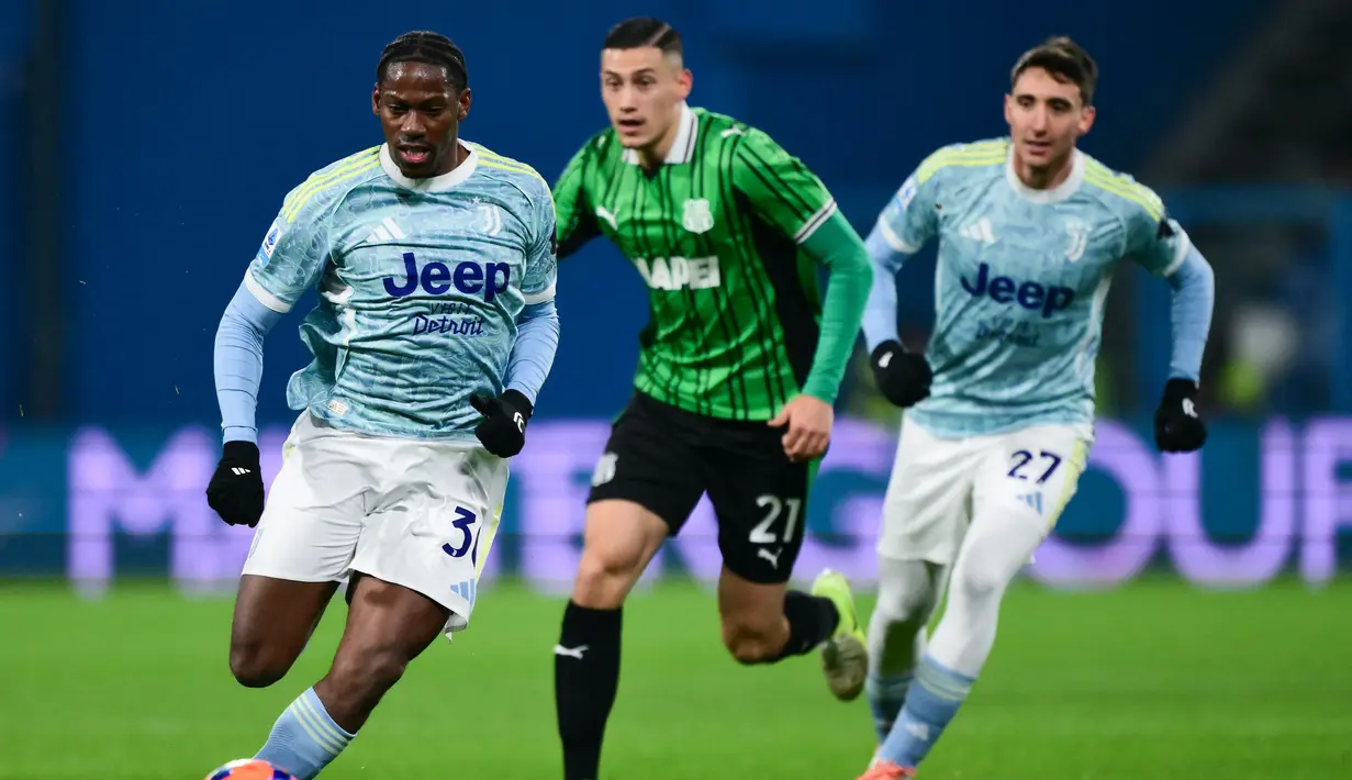 Keunggulan tim tamu diawali gol bunuh diri Tarik Muharemovic pada babak pertama. Fabio Miretti dan Jonathan David kemudian memastikan kemenangan lewat dua gol tambahan selepas jeda. (AFP/Marco Bertorello)