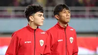 Pemain Timnas Indonesia, Matthew Baker saat bersiap untuk laga semifinal Piala AFF U-16 2024 melawan Australia di Stadion Manahan, Solo, Senin (01/07/2024). (Bola.com/Abdul Aziz)